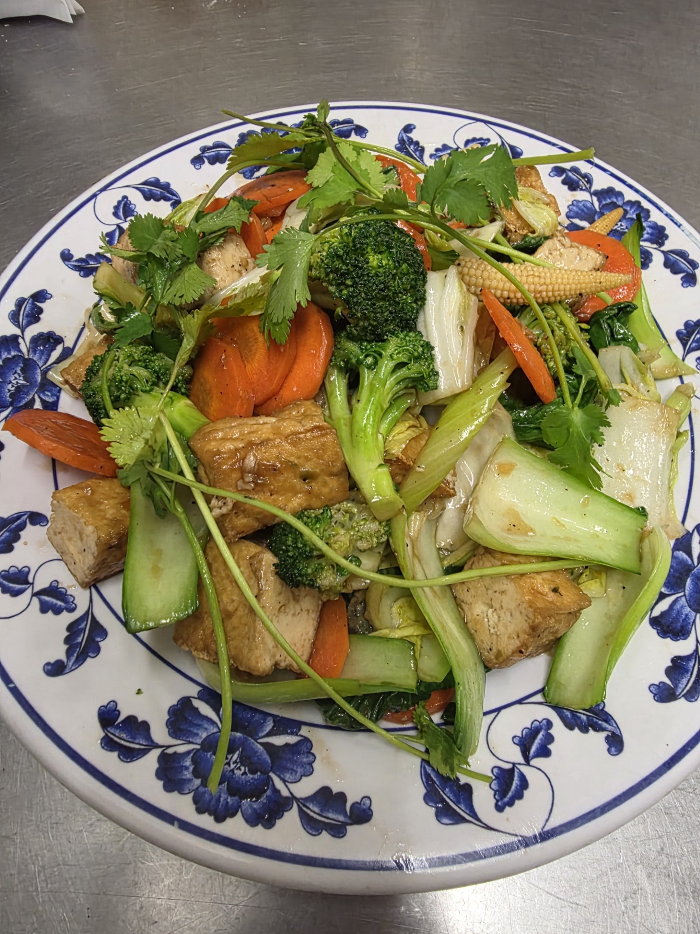 16A. RAU CHAY XAO THAP CAM (G)
Stir Fried Vegetables and Tofu