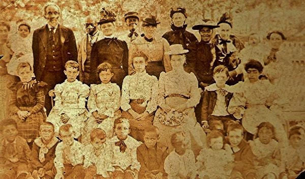 Wampanoag group - Chappaquiddick Band circa 1895. No names are given.