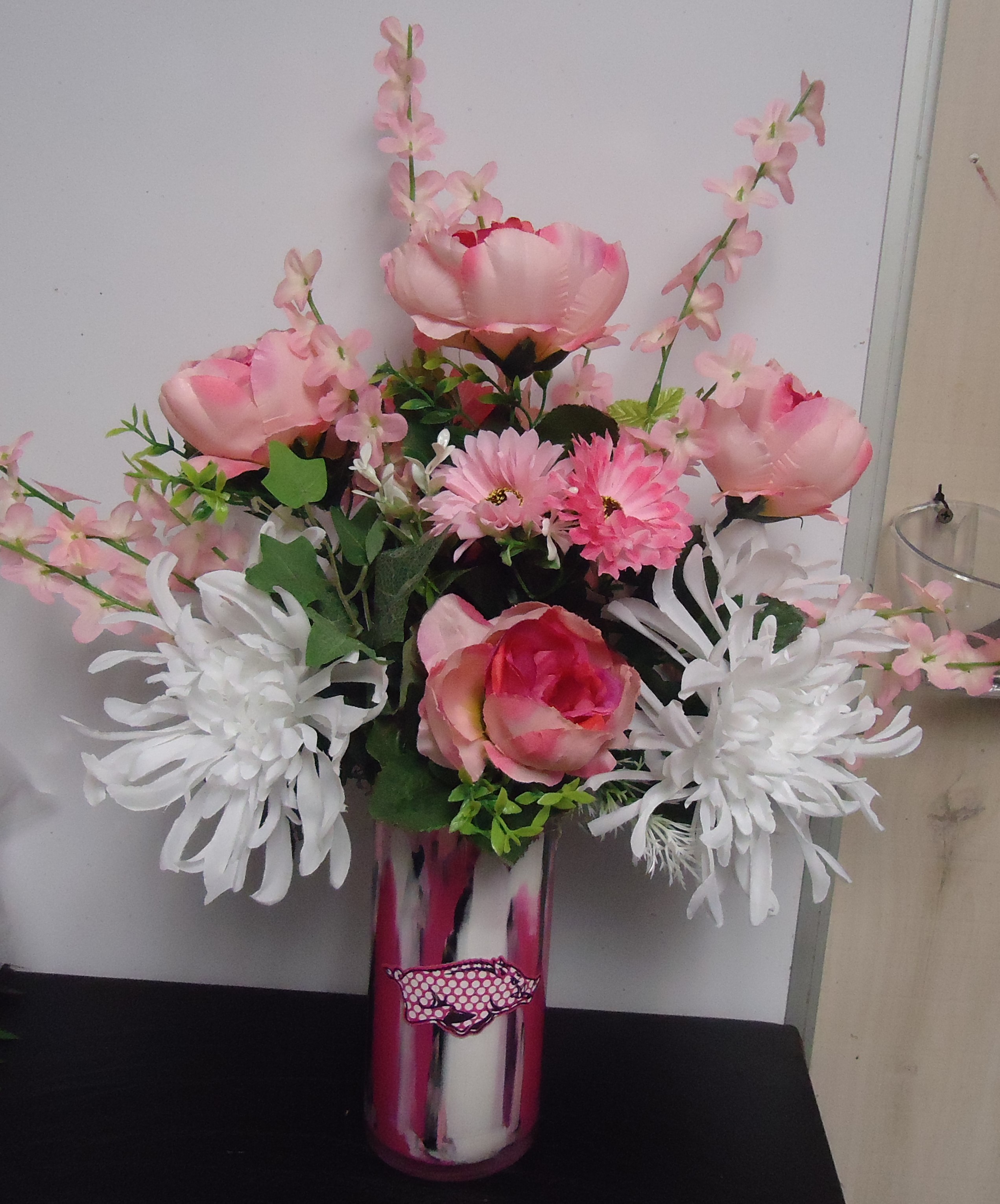 (4) "Silk" Razorback Vase
(Pinks & White)
$45.00