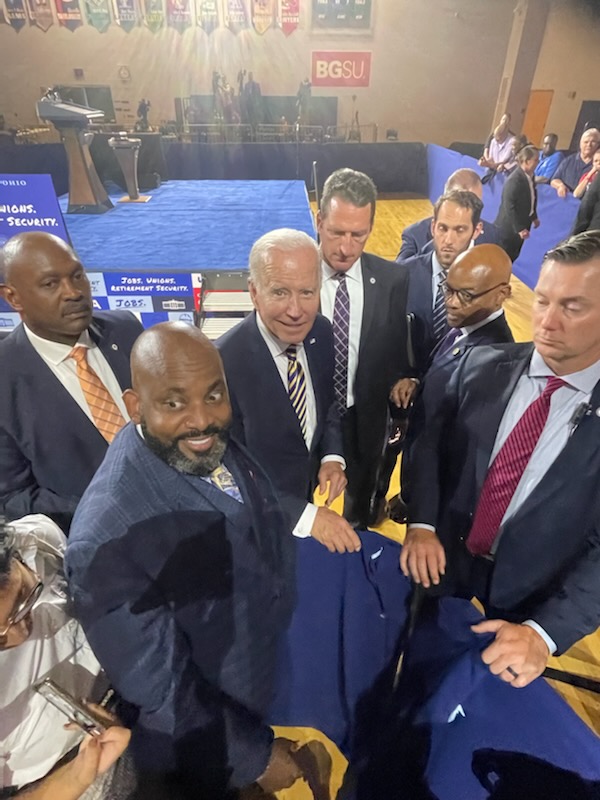 https://0201.nccdn.net/1_2/000/000/131/6ac/biden2.jpg