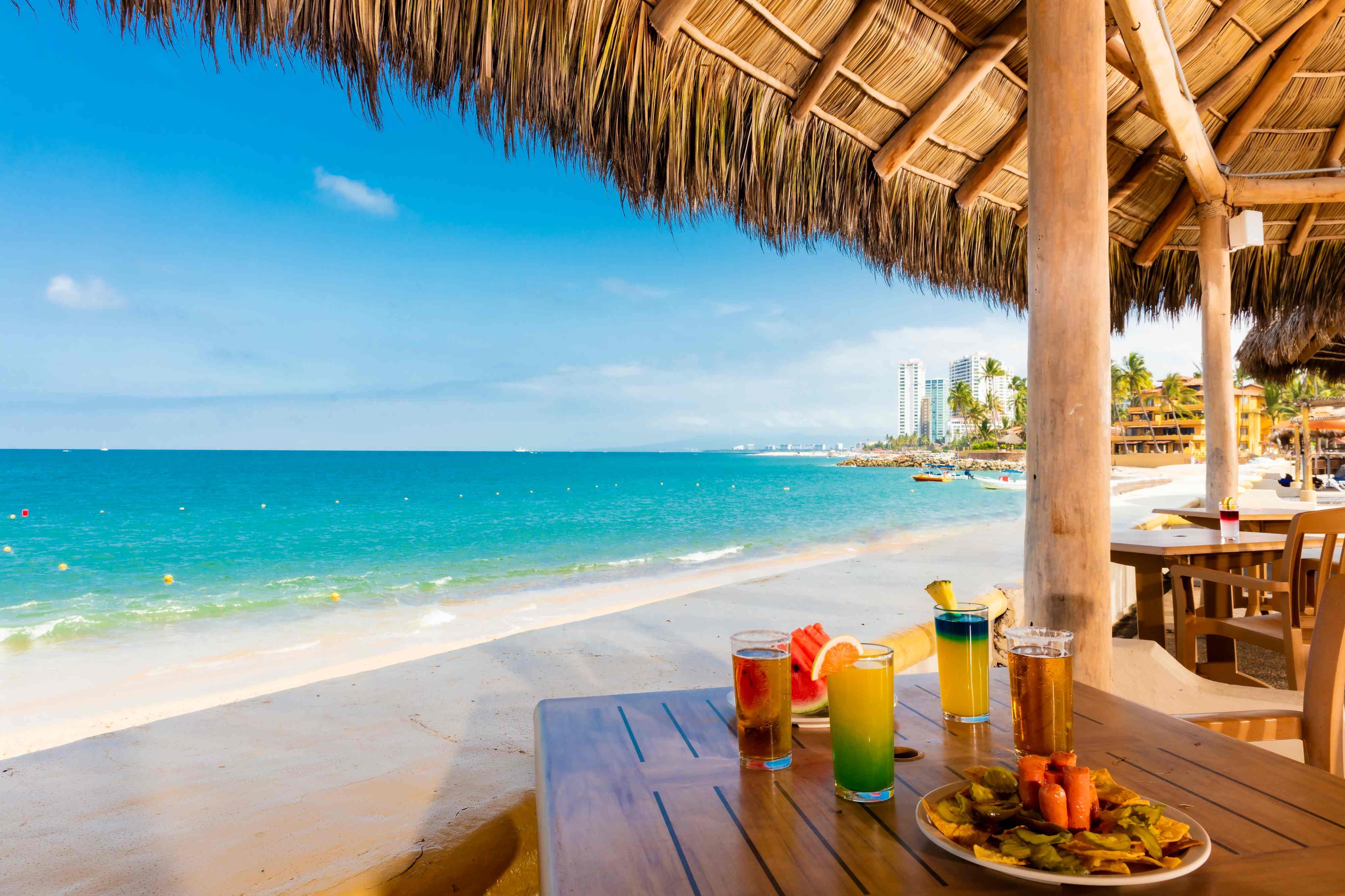 https://0201.nccdn.net/1_2/000/000/131/cbd/las-palmas-by-the-sea-snack-bar-guakamajazz.jpeg