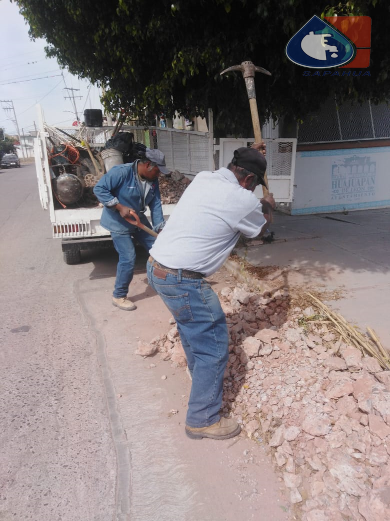 RECOGIDA DE ESCOMBRO  EN PROLONGACIÓN DE VALERIO TRUJANO  ESQU. CON 23 DE JULIO, COL. SANTA ROSA