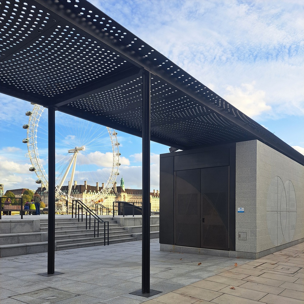 Tyburn Quay Victoria Embankment. Bronze finish on cladding and roof panels.