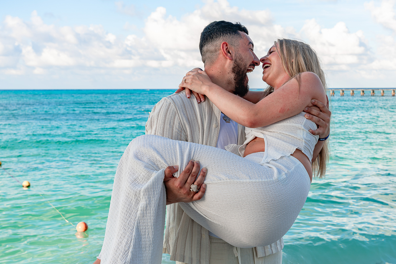 https://0201.nccdn.net/1_2/000/000/133/03c/romantic-proposal-in-cancun-riu-cancun-allinclusive119.jpg.jpg