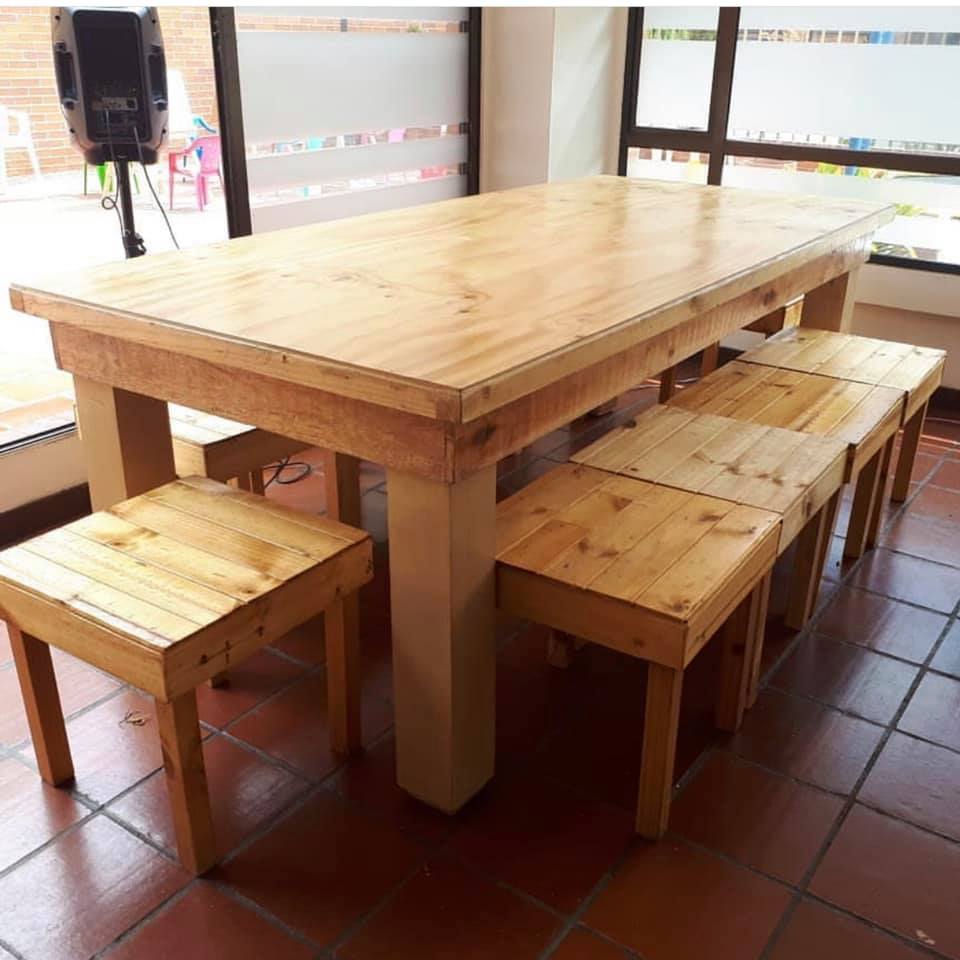 Mesa Rectangular Natural
2,20m X 1m 90.000
10 Bancas 50.000
Precio Combo 160.000