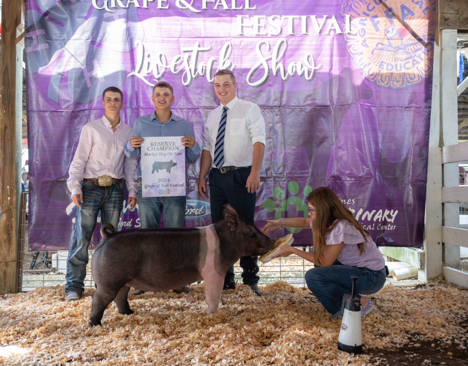 Logan Nothnagel
Grape Fall Festival St. James Mo
Reserve Champion on Foot 
Market Hog