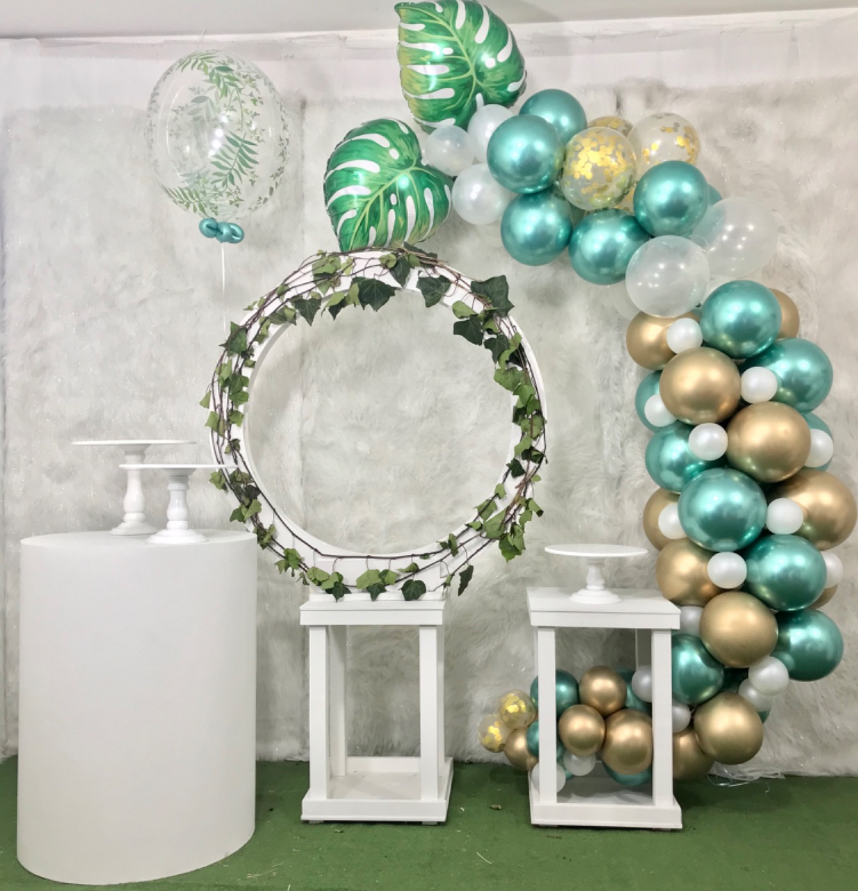 Circulo Hueco De Mesa Con
Enredadera Natural
1mx1m Externo 
75cm x 75cm Interno
1.05m Alto
$60.000 y $30.000
 Sin Enredadera