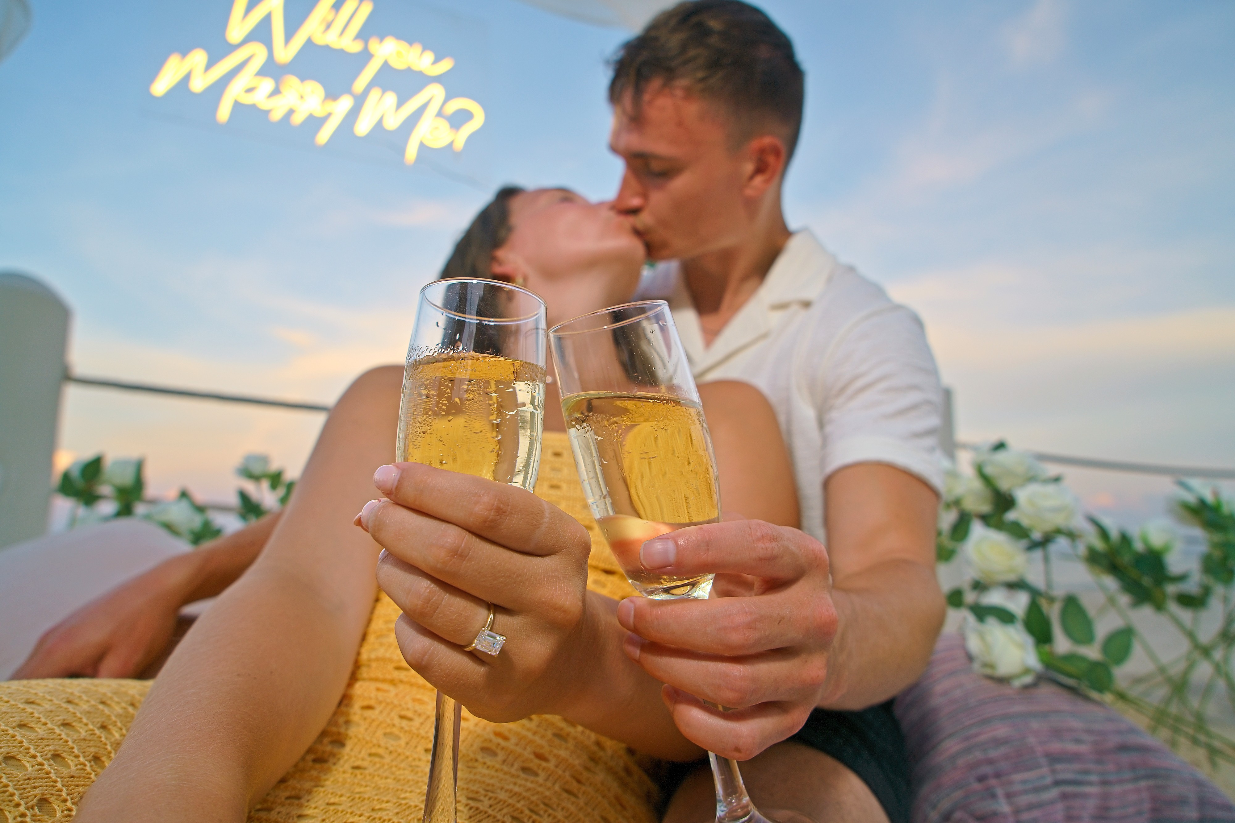 https://0201.nccdn.net/1_2/000/000/133/6b1/engagement-moment-captured-%E2%80%93-proposal-photos54.jpg