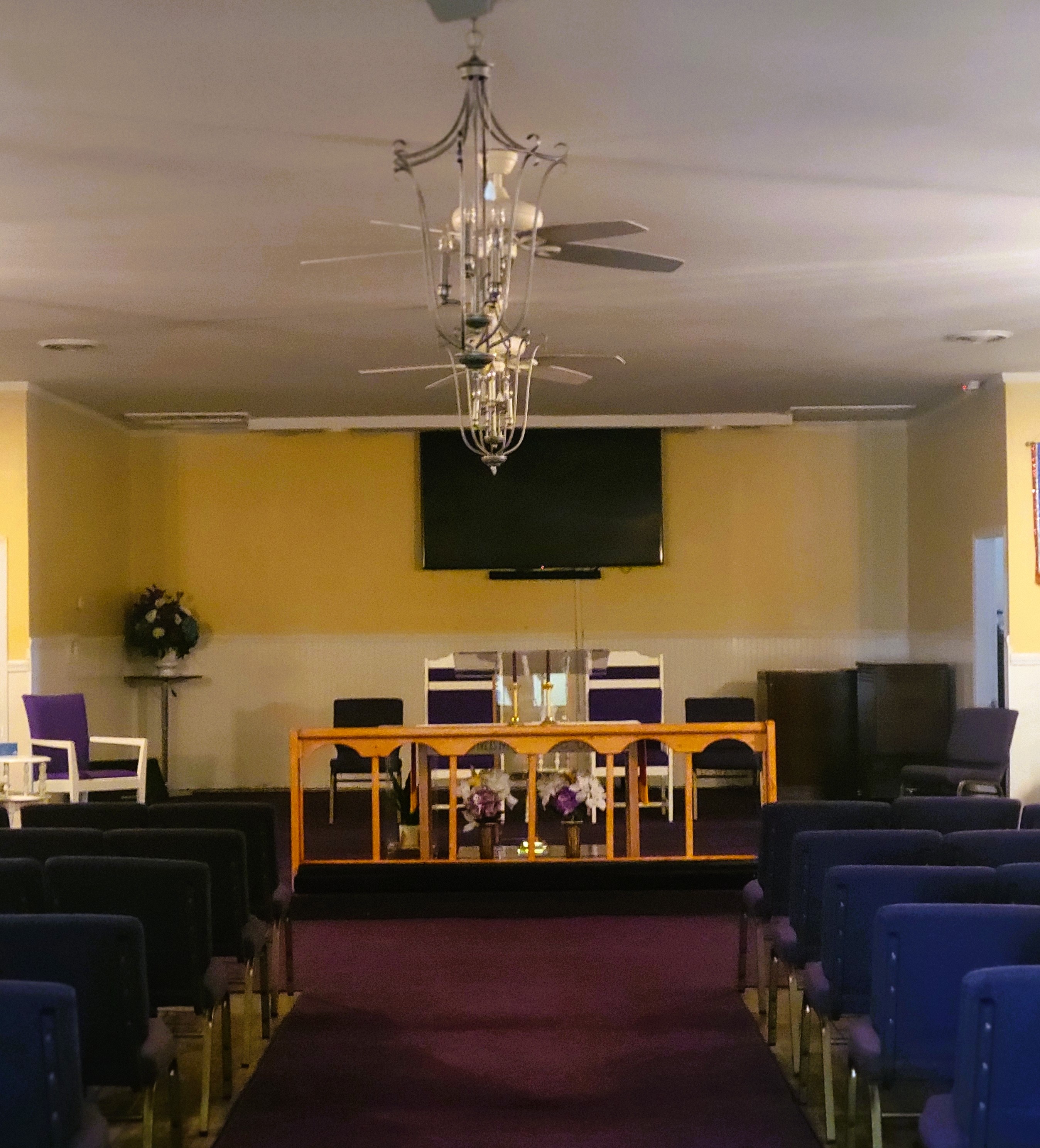 https://0201.nccdn.net/1_2/000/000/133/cb2/inside-church-view-1.jpg