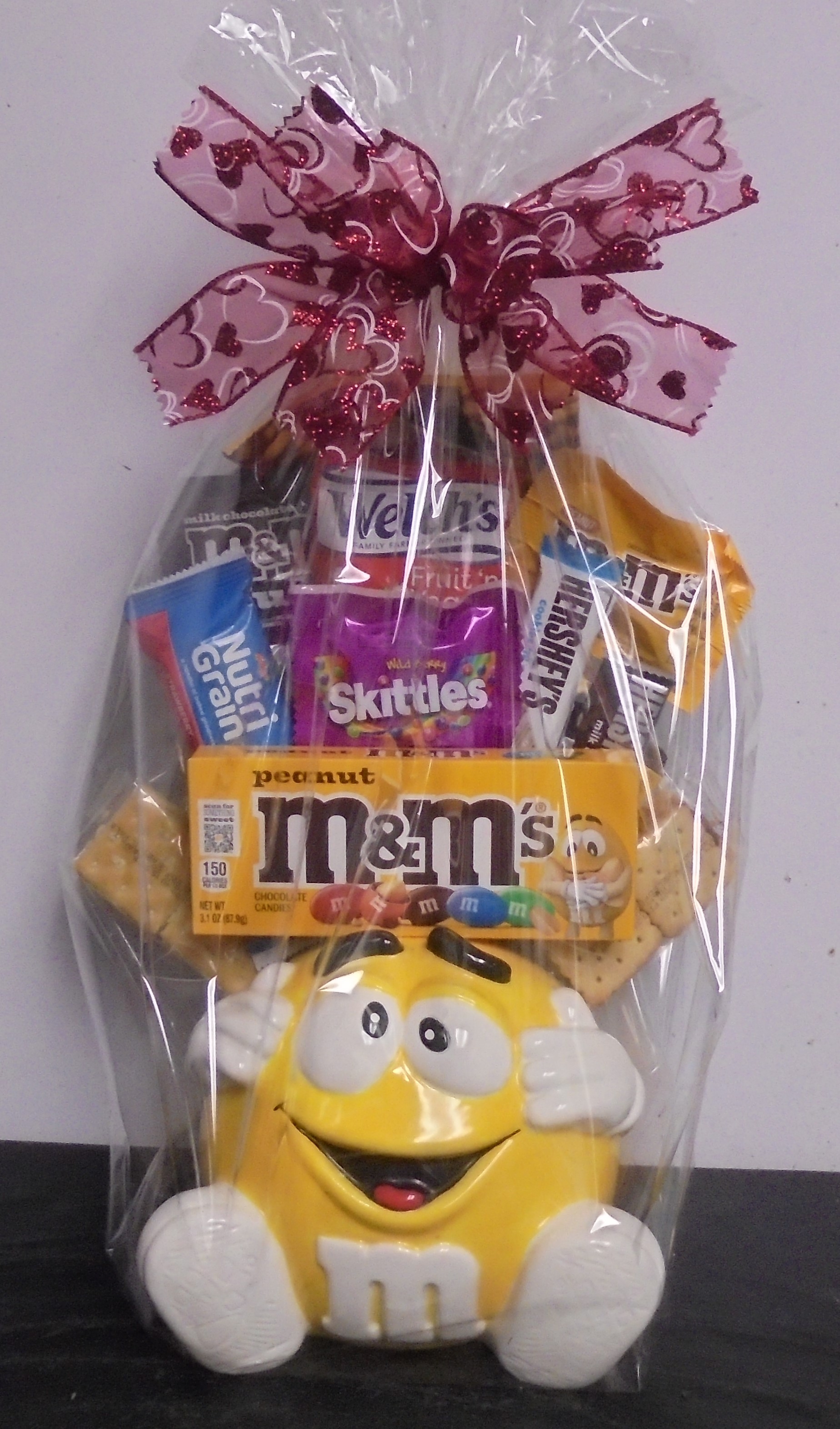 (42) "M&M" Candy Bouquet
(Ceramic)
$40.00