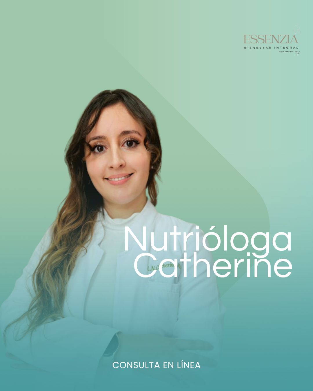 Mujer con chaqueta rosa utilizando un dispositivo electrónico sobre una mesa de cristal.