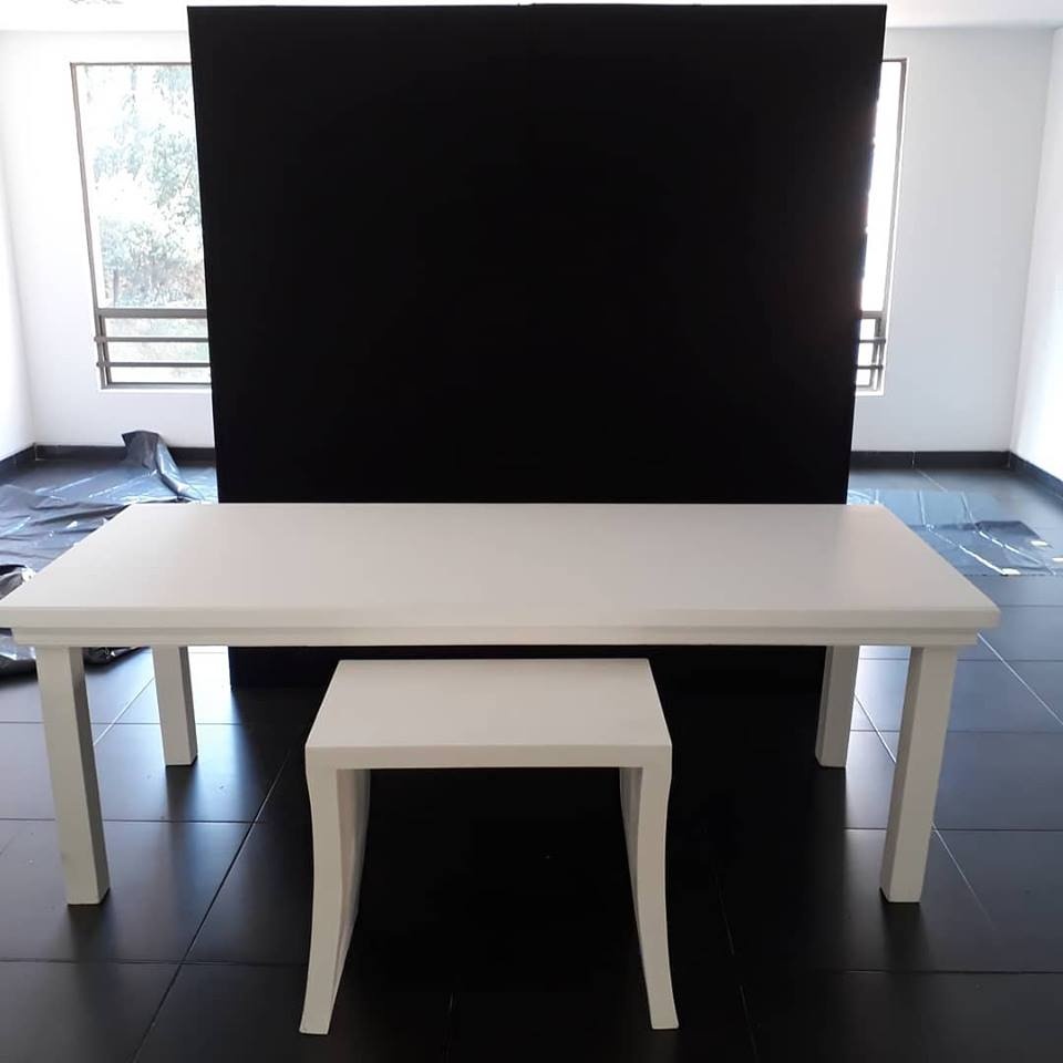 Altura 2.20m X 1.04m
Tapizada negro
$60.000
Precio unitario por modulo
Imagen referencial de 2 módulos