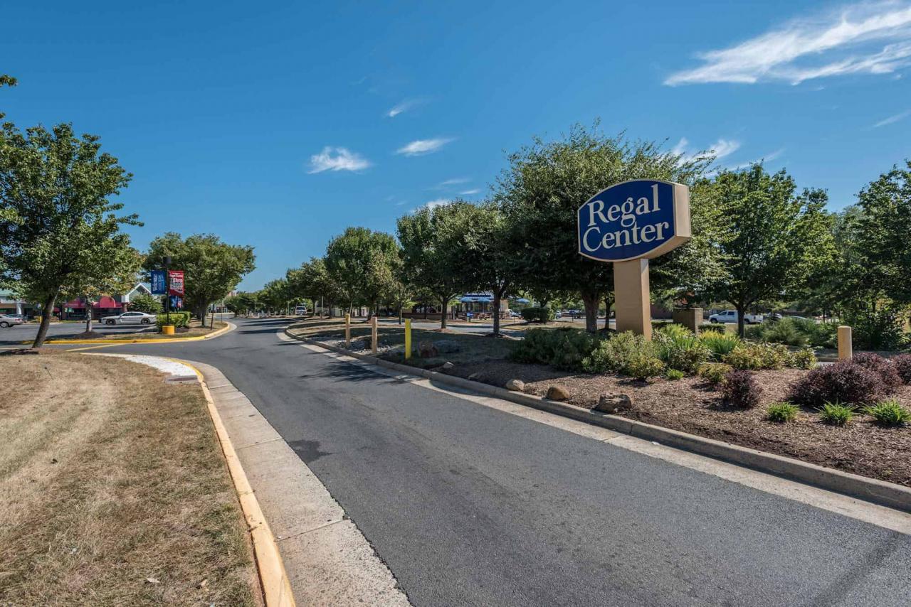 https://0201.nccdn.net/1_2/000/000/136/4e6/regalcenterinsterlingva-min-1280x854.jpg