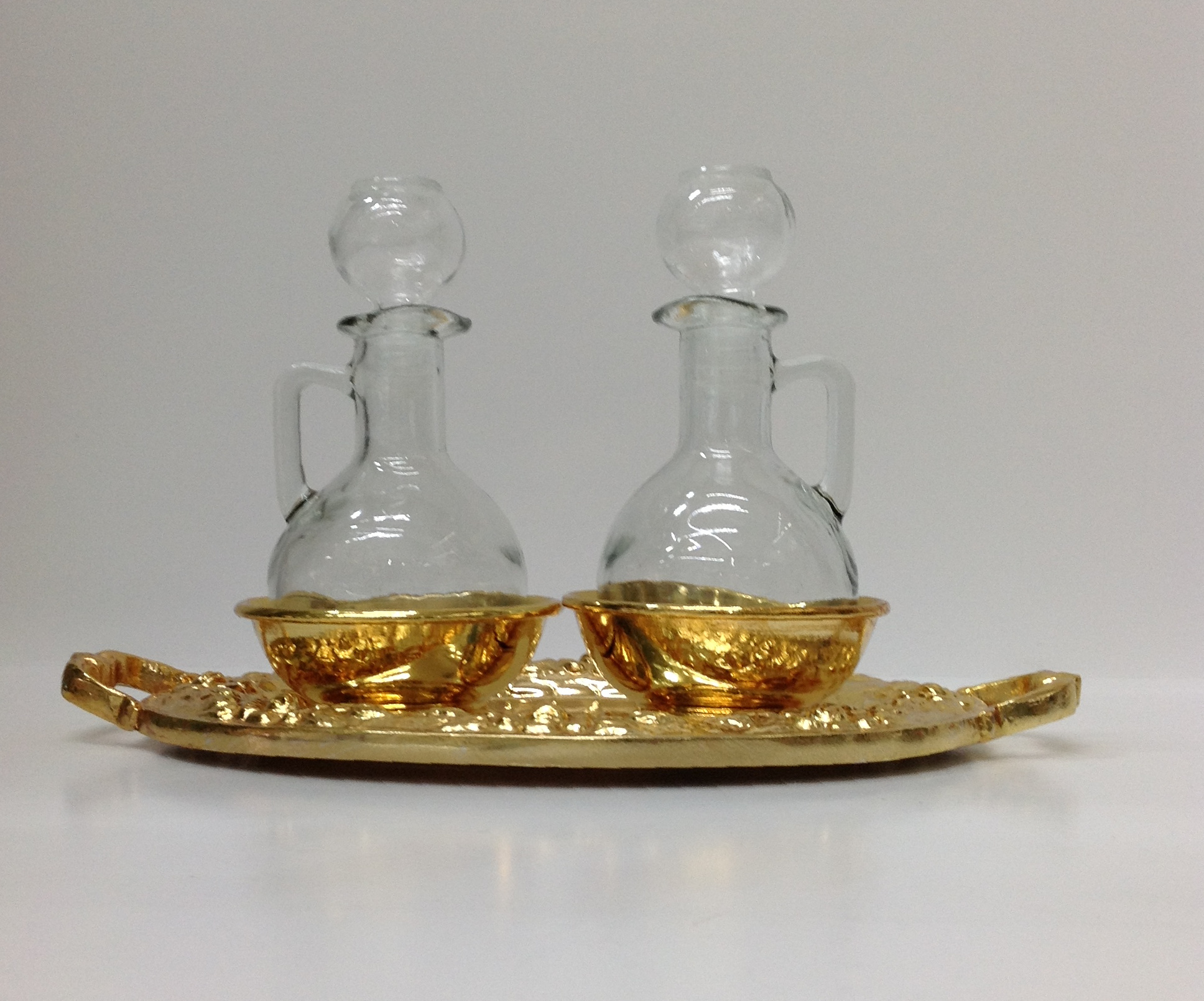 VINAJERA CON CHAROLA DE LATÓN