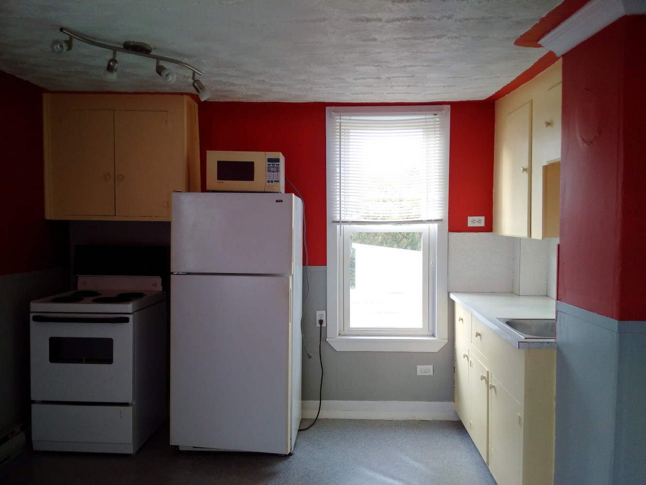 510 Milford #2 Kitchen