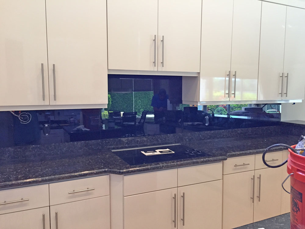Black and White Kitchen