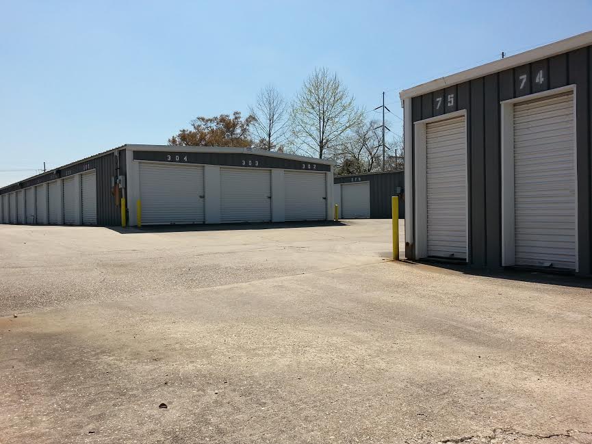 Whether it be for personal or professional use Alliance Mini Storage has a variety of storage unit sizes available to suit your needs; as well as convenient drive up access to help you save time and energy.