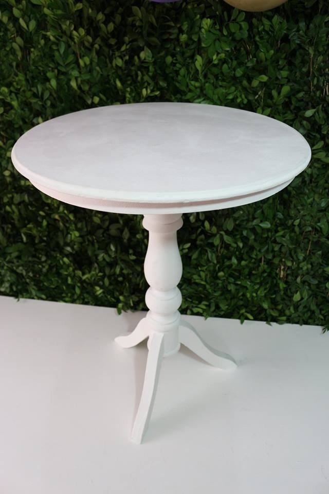 Auxiliar Redonda Blanca
Medidas
59cm diámetro
$ 50.000
45cm de altura
BLANCO