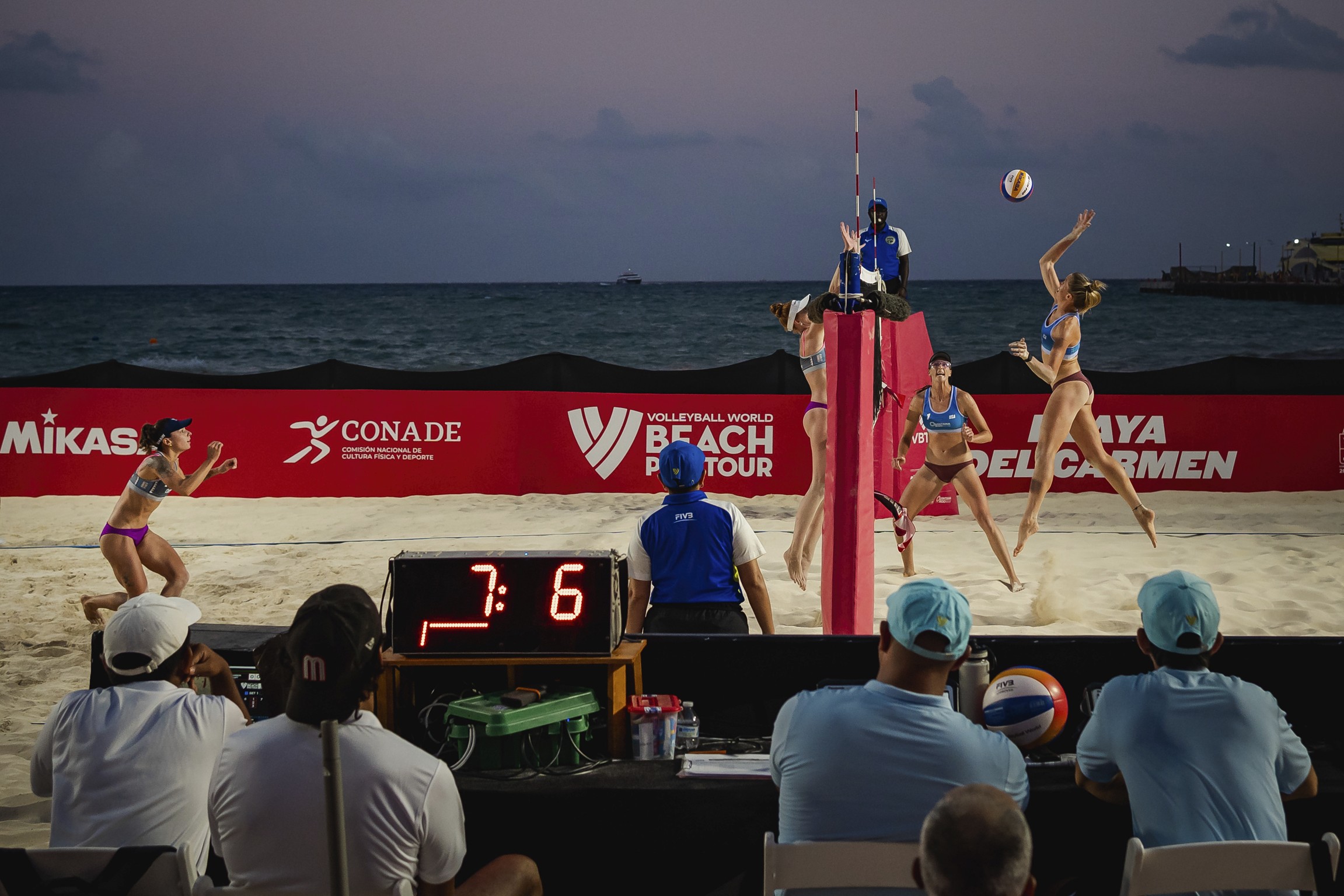 https://0201.nccdn.net/1_2/000/000/138/fed/beach-pro-tour-elite-16-playa-065del-carmen.jpg