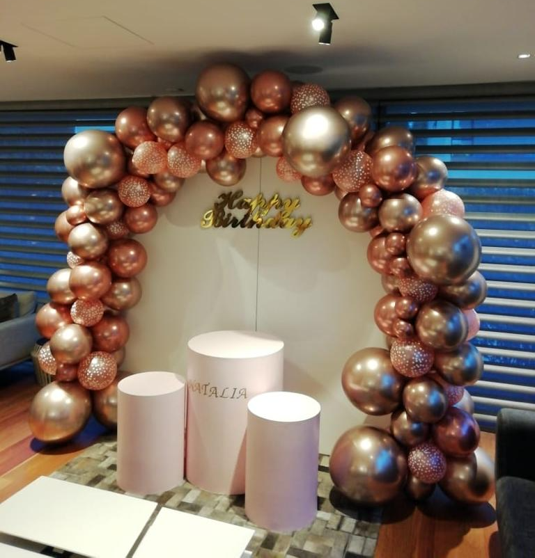 Diámetro 2.60m
Pared Circular $ 150.000
(SE ADAPTA AL COLOR QUE GUSTE)
Mensaje Personalizado $ 70.000