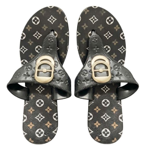 B152
3 COLORS TREND BRAND
MIX STYLES AND SIZES
60 CS/PK