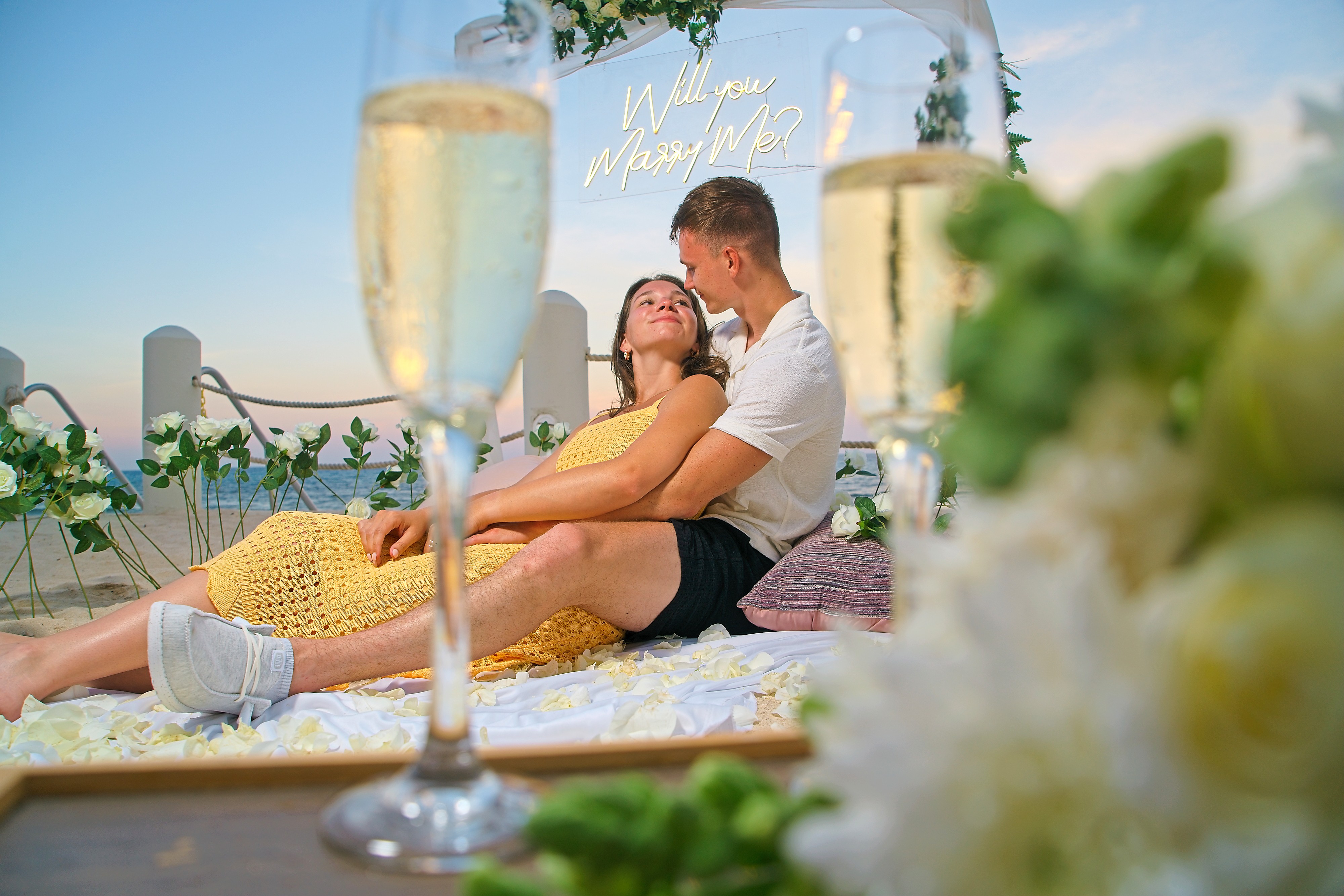 https://0201.nccdn.net/1_2/000/000/13b/396/engagement-moment-captured-%E2%80%93-proposal-photos51.jpg