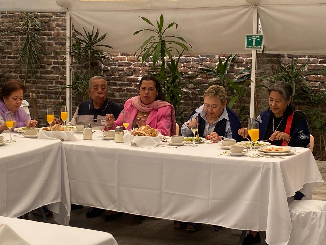 https://0201.nccdn.net/1_2/000/000/13b/9f0/3.jpg