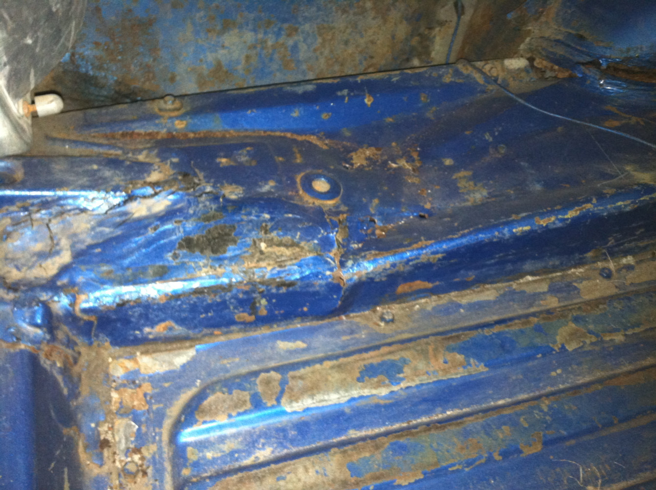 Left trunk floor, serious