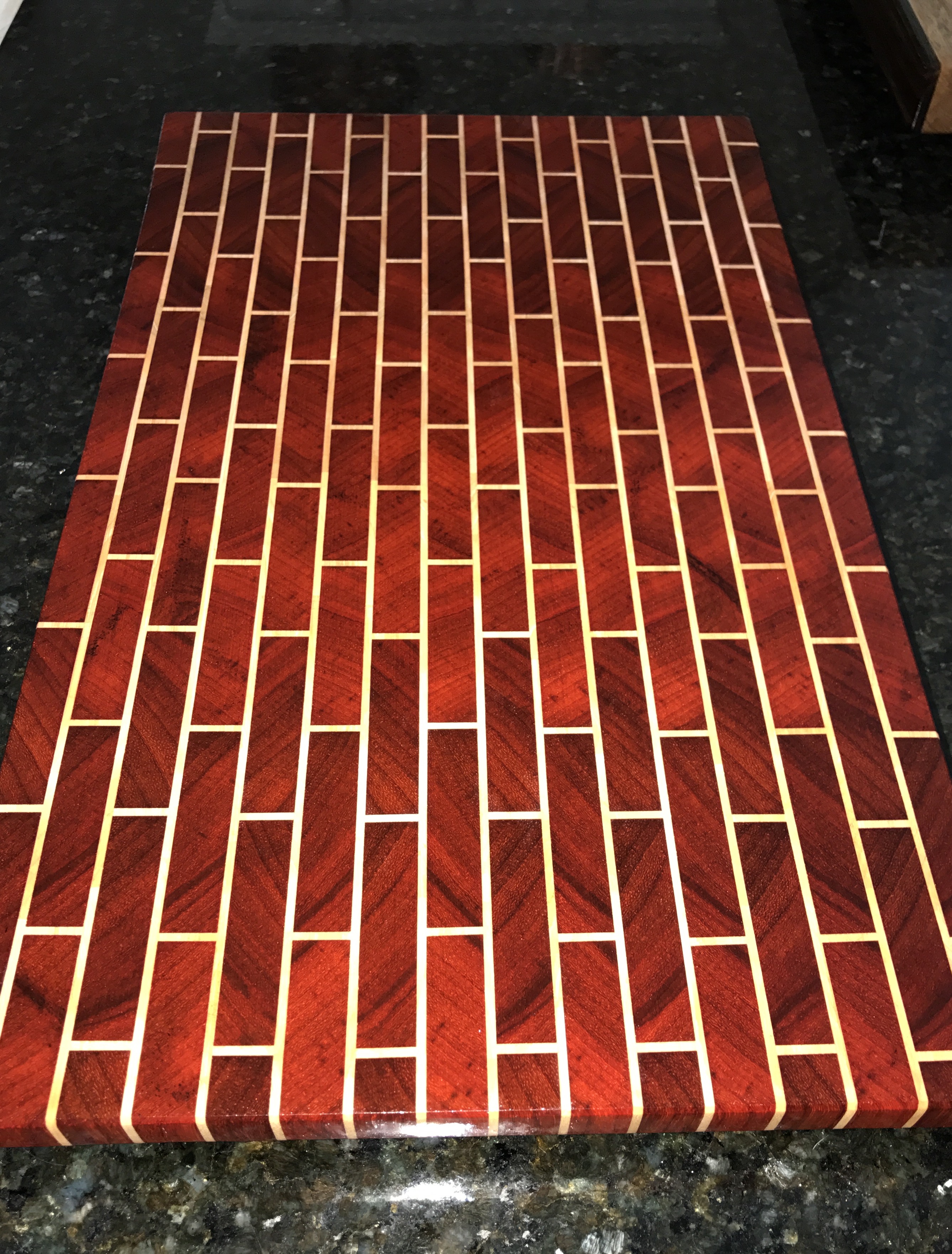Brick-Wall-Patterned Cutting Board