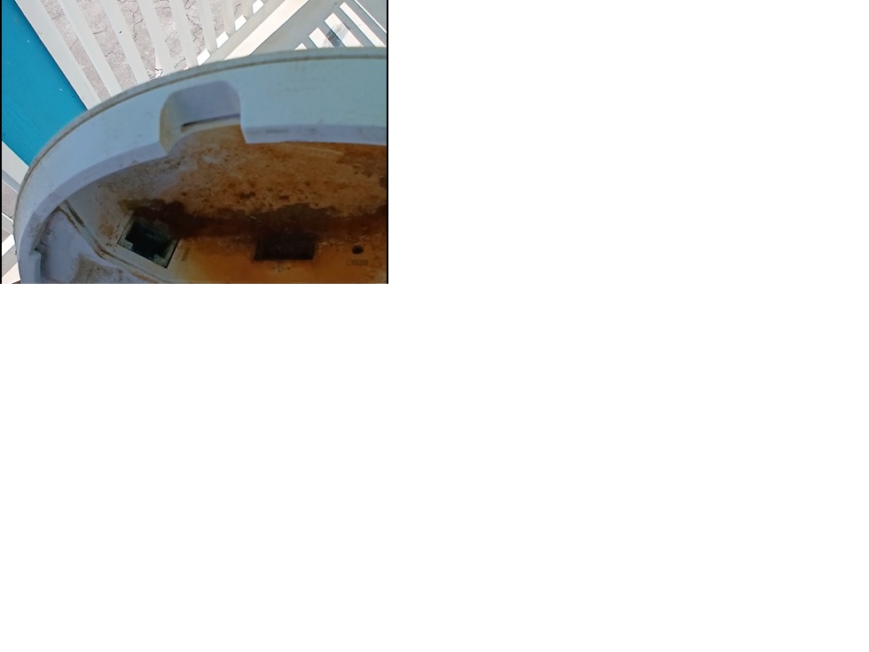 https://0201.nccdn.net/1_2/000/000/13c/8bb/corroded-jacks-on-access-point.jpg
