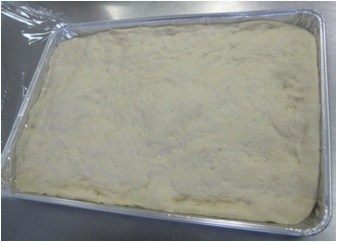 Stretched dough pizza|||| Stretched dough pizza||||