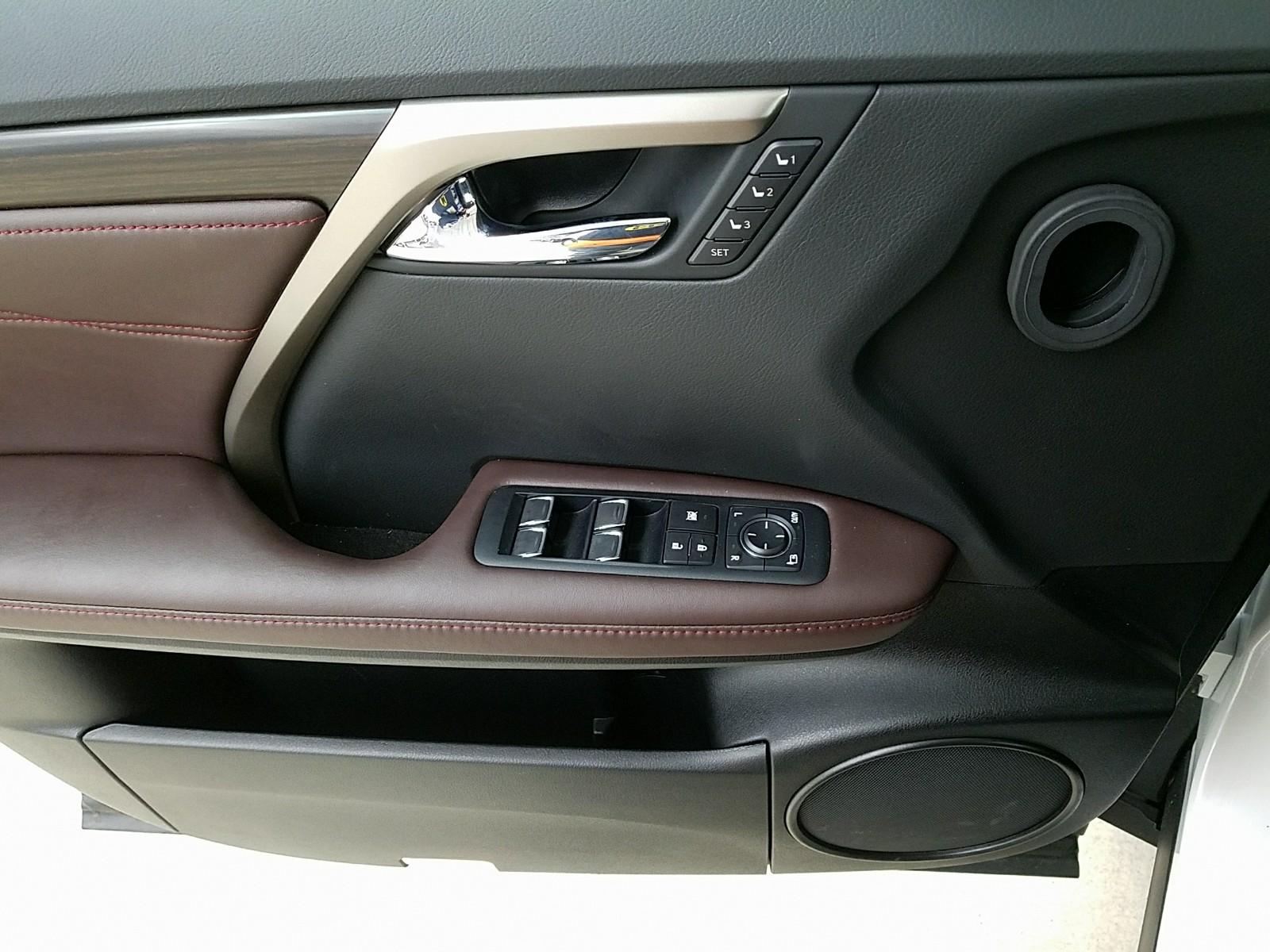 DRIVERDOORPANEL