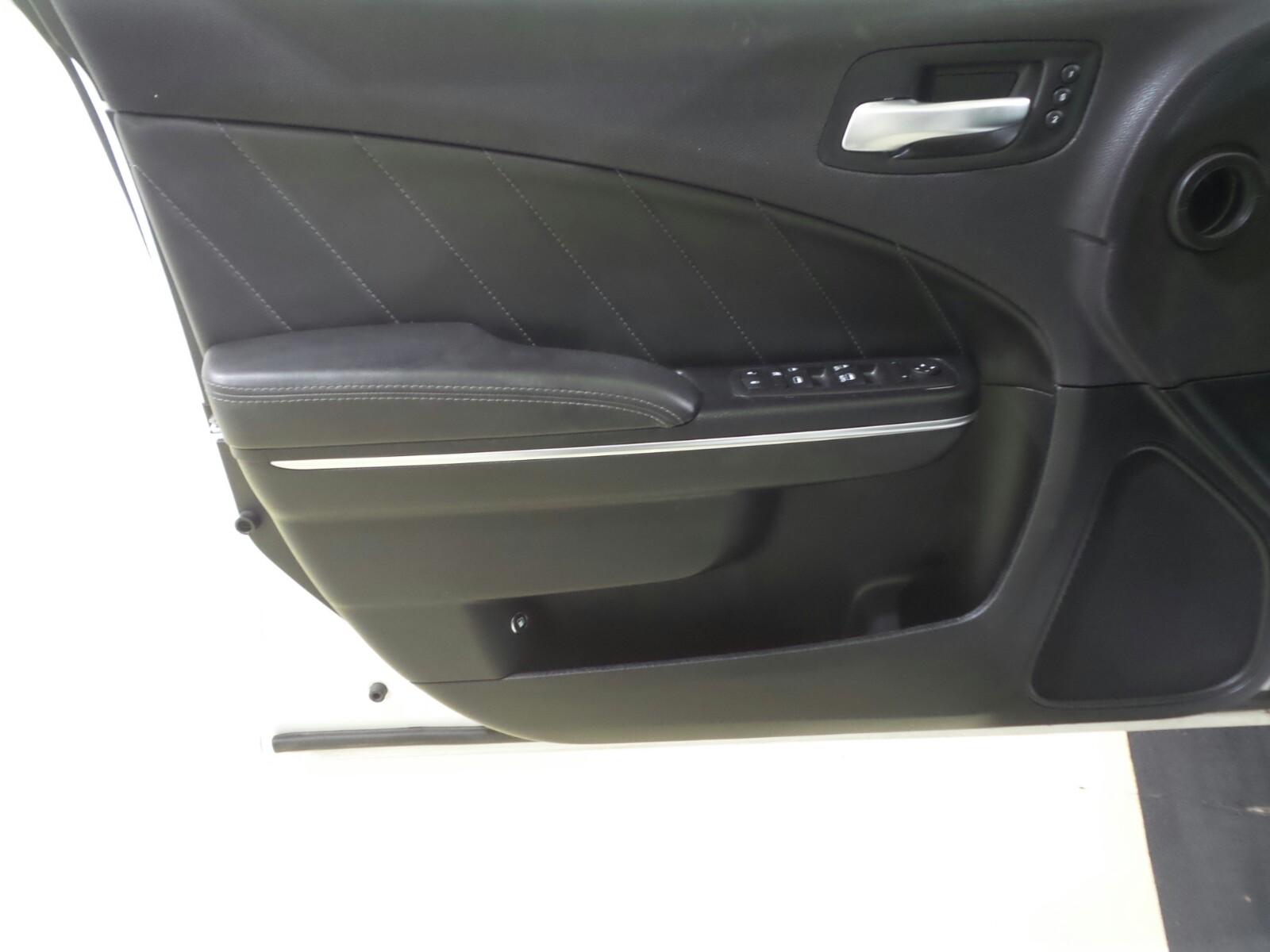 DRIVERDOORPANEL DRIVERDOORPANEL