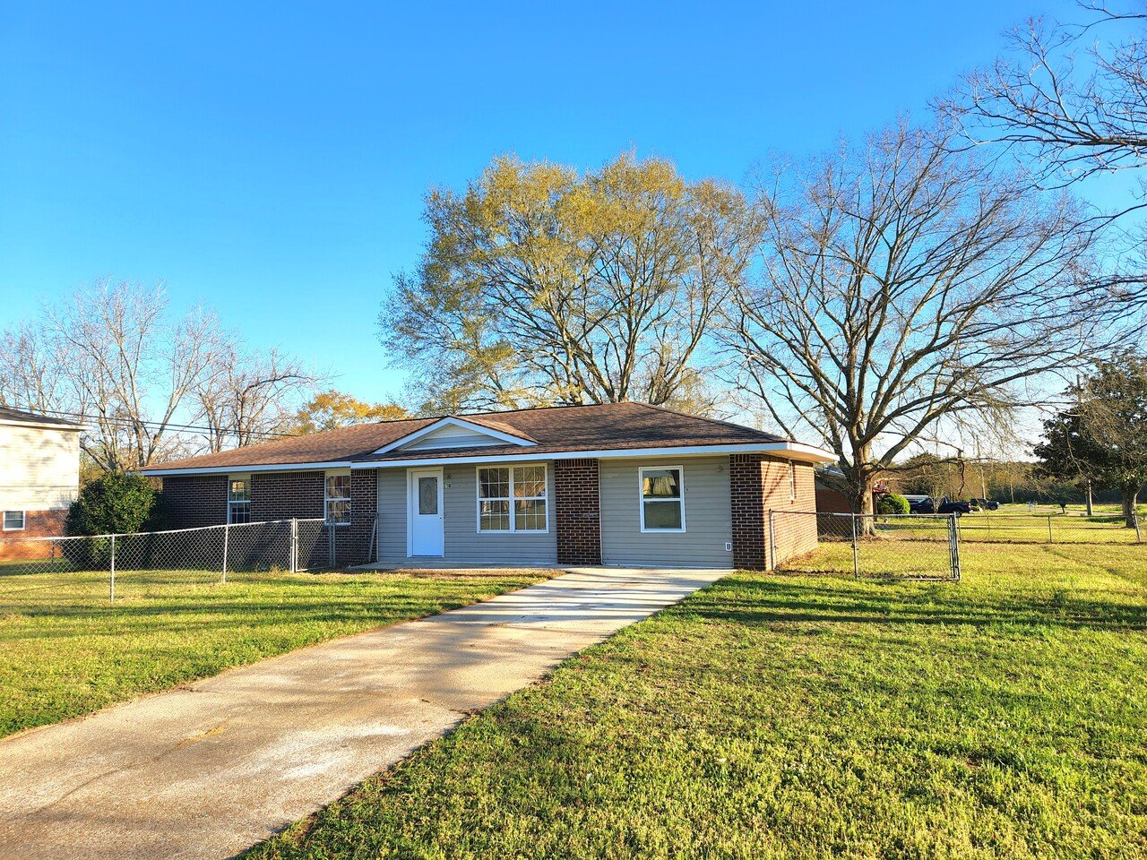 128 Parrish Ct Ozark 127900 4 1.5
