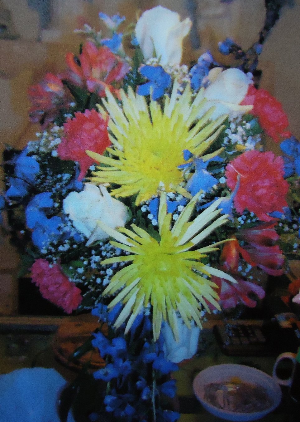 &quot;FRESH&quot; Cascading Bouquet
(Mix Colors)
     $175.00
