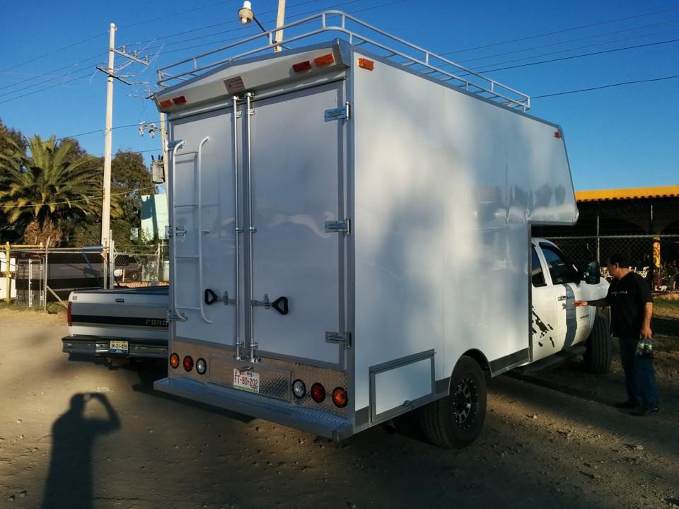 campers volado chasis nissan  