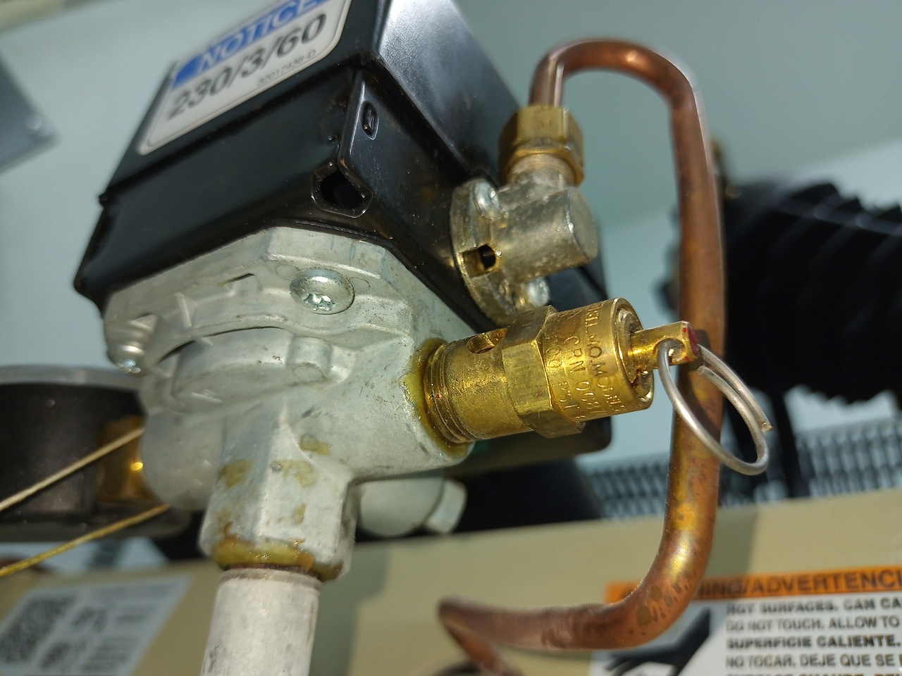 Control Eléctrico y Válvula de seguridad.