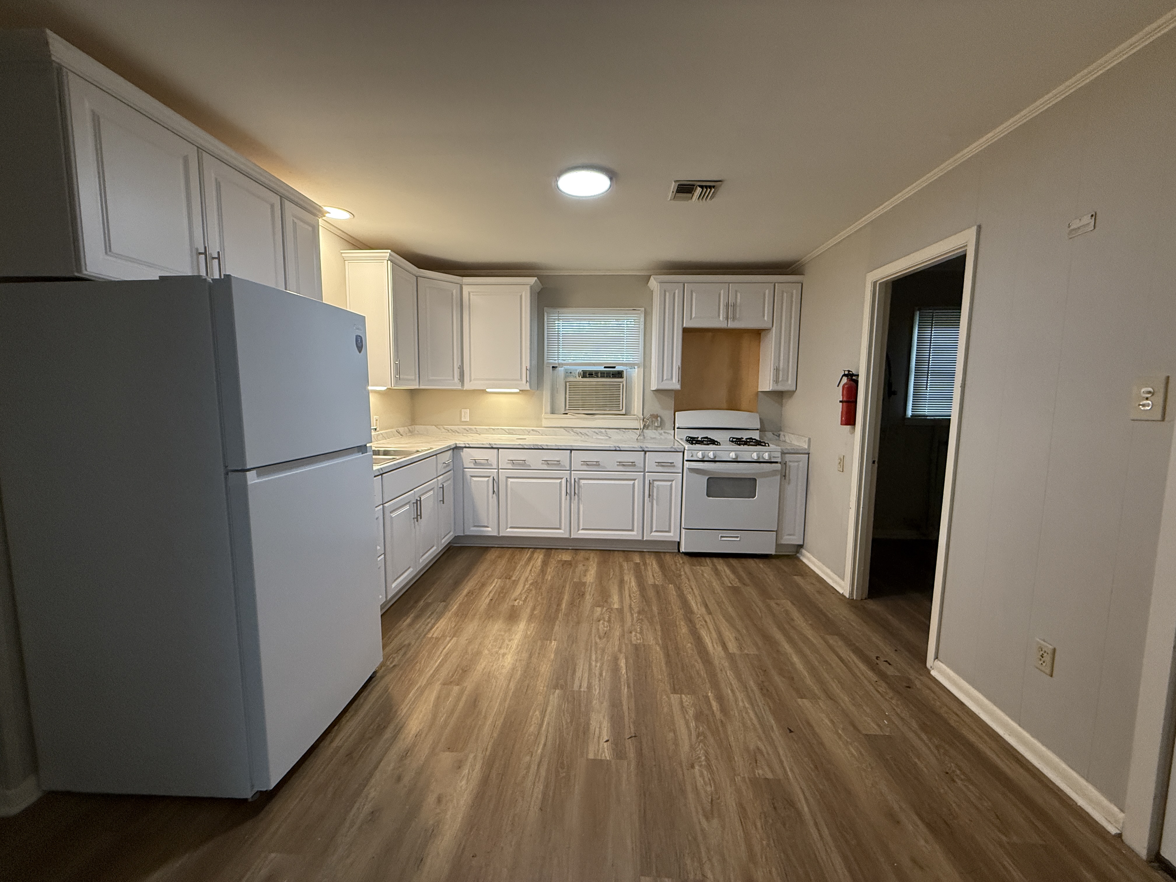 https://0201.nccdn.net/1_2/000/000/13e/f3e/kitchen--1-.jpg