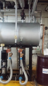 Sistema de bombeo de agua a 85°C