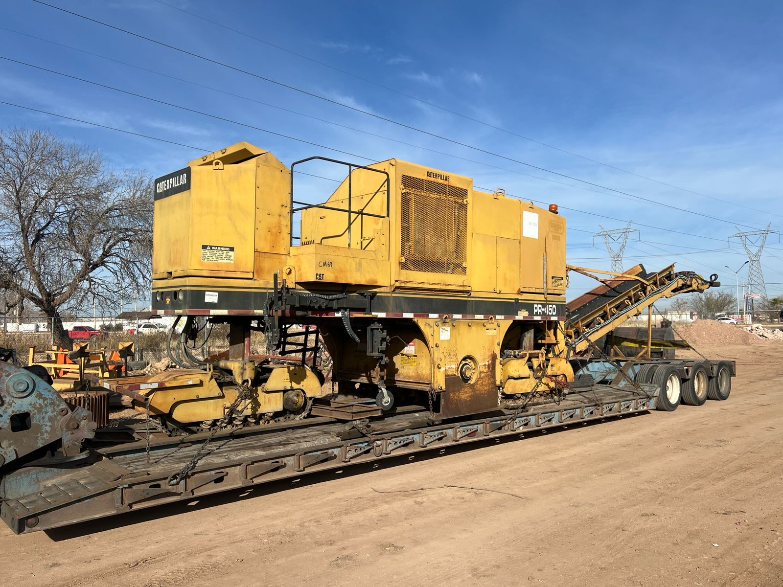 https://0201.nccdn.net/1_2/000/000/13f/f6e/per02-fresadora-orugas-caterpillar.jpeg