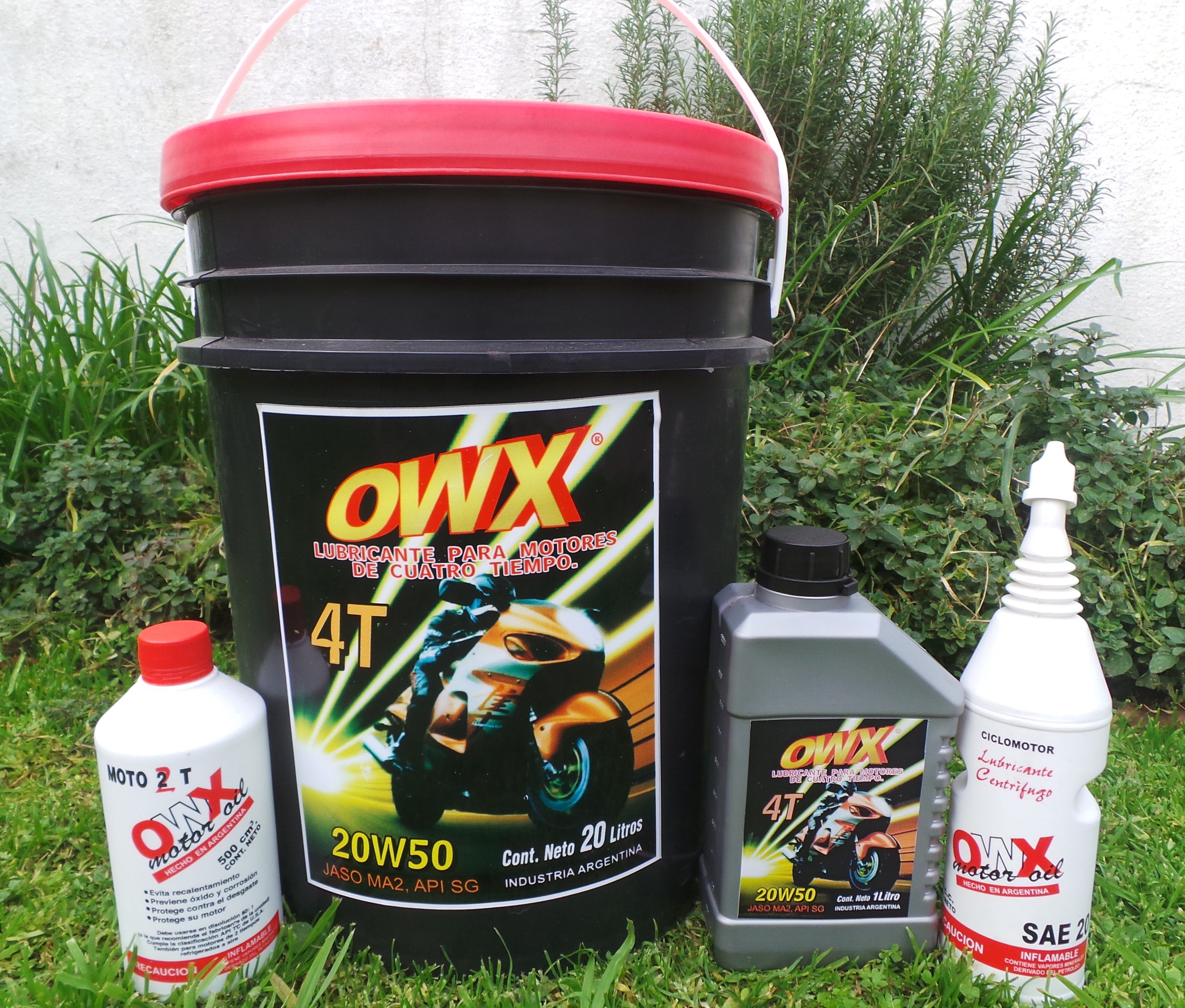 Lubricantes OWX
20w50 multigrado por 20 litros y 1 litro
2T por 500 cm3 y SAE 20 por 500 cm3