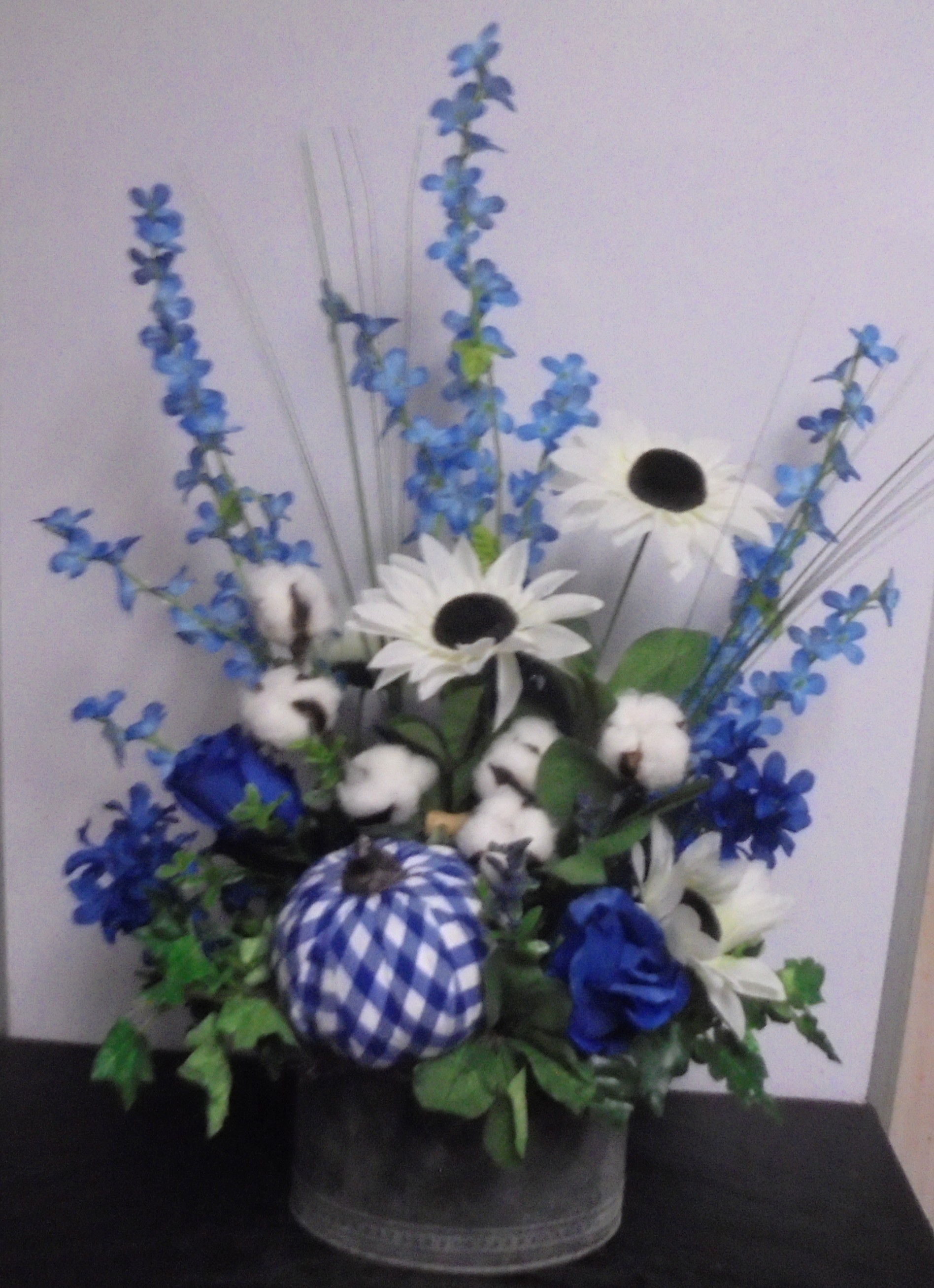 (39) "Silk" Arrangement
W/ Pumpkin & Cotton
(Blue & White)
$65.00