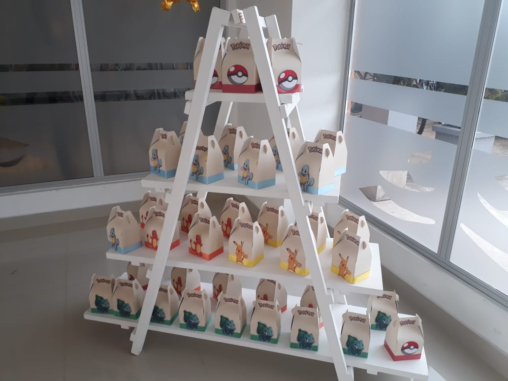 Escalera Color Blanco 
 Tipo Tijera 
Altura 153 cm 
Profundidad 40 cm 
Alquiler $  60.000