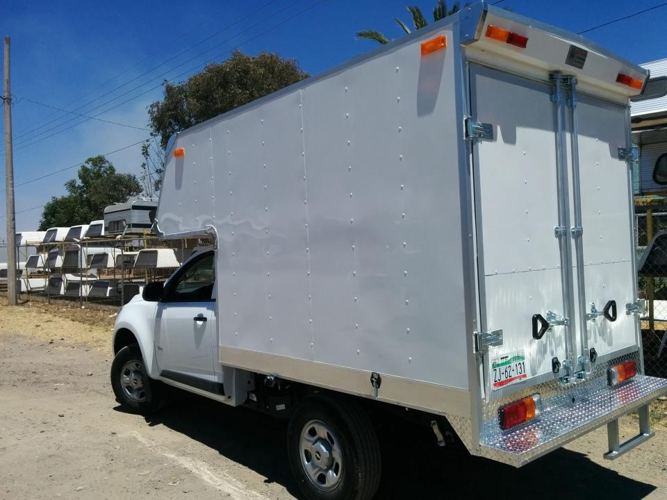 campers volado chasis nissan  