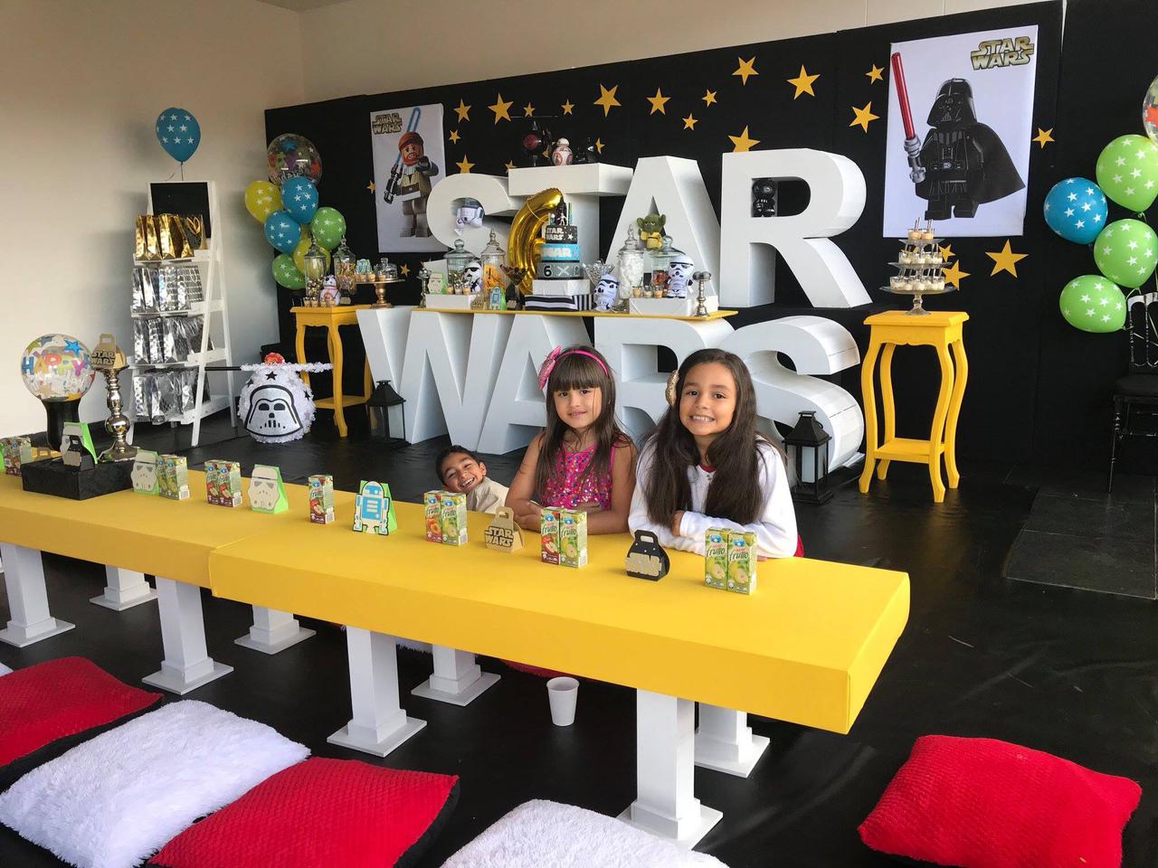 Mesa Rectangular Tapizada Baja
Con 6 Cojines+Manta
$80.000 Alquiler
Manejamos Variedad De Colores