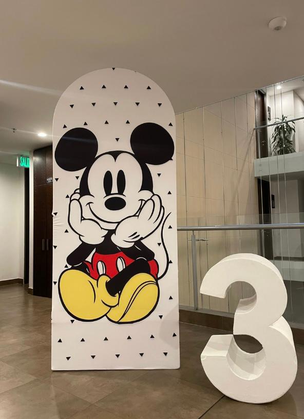 Panel Ovalado Tematico
$80.000 en Alquiler
Precio unitario
1.83 de altura por 1mts de ancho