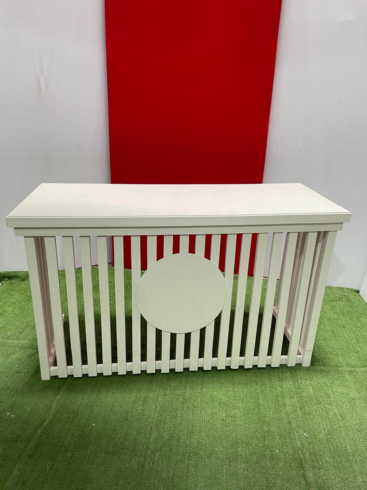 Mesa Tablilla
Color blanco sin fondo
sin mensaje vinilo.
$150.000