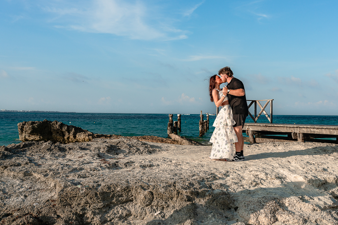 https://0201.nccdn.net/1_2/000/000/141/0b0/romantic-proposal-in-cancun-sunset--riu-palace-las-americas-canc.jpg