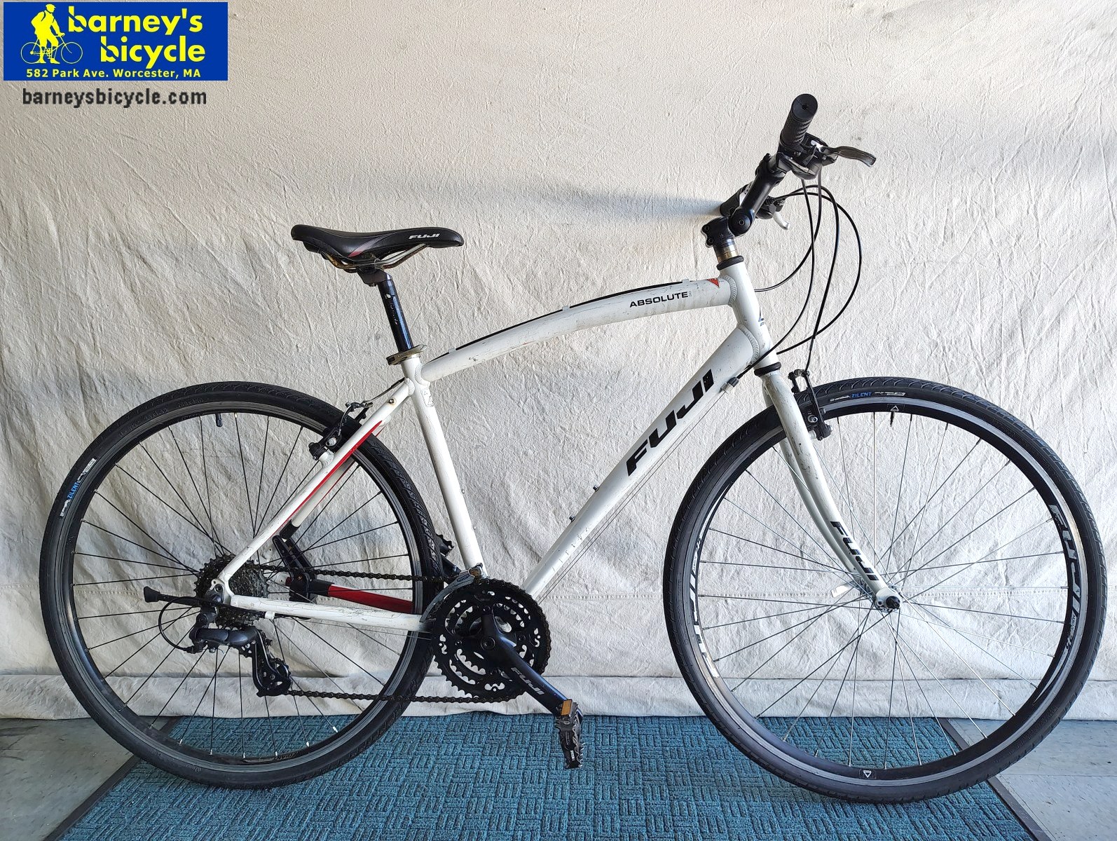 Fuji Absolute 3.0
Frame Size: 19" LG / Rider Height: 5'9-6'0
Price: $379.00 (Professionally Tuned)
