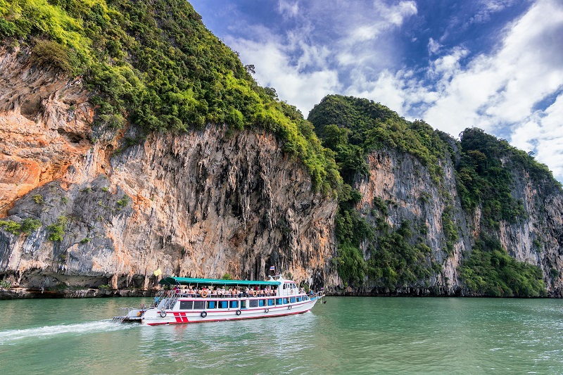 Tour Boat